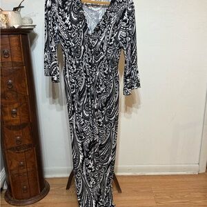 Chic Black and White Paisley Maxi Dress
